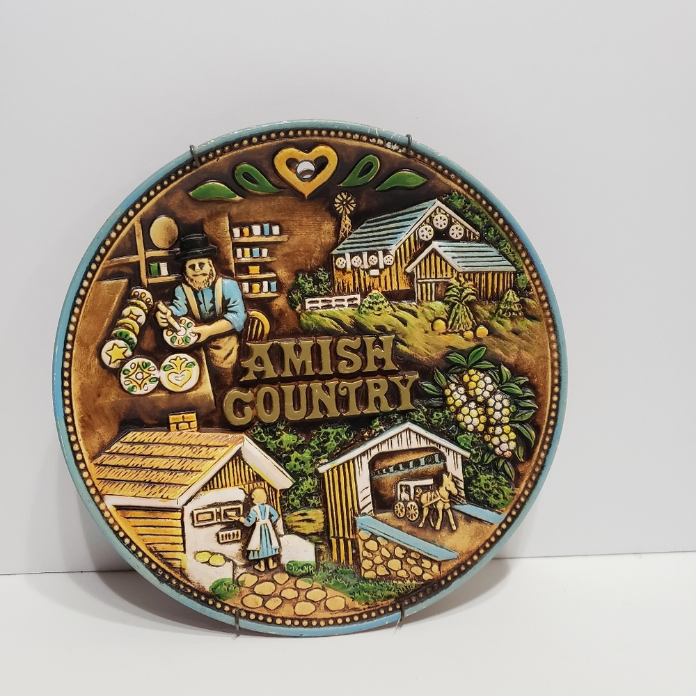 Amish Country Souvenir Ceramic Plate